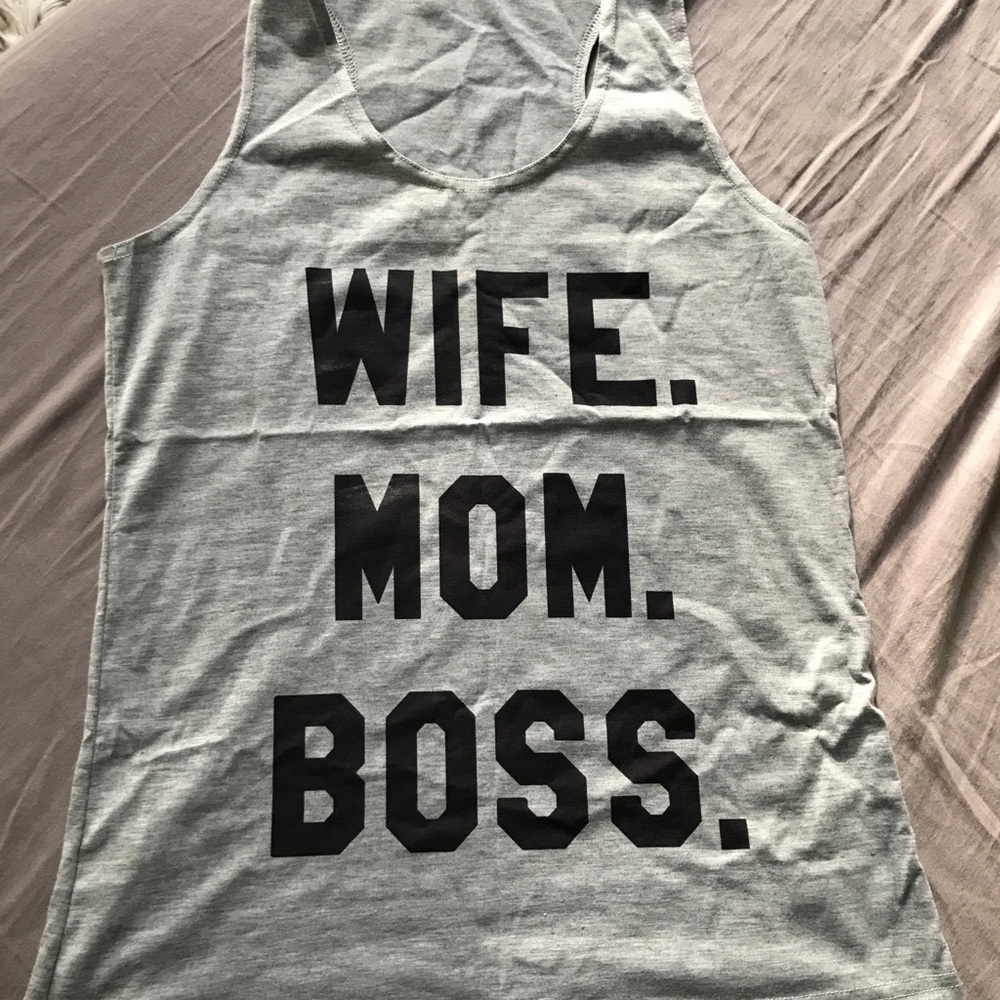 🌈Final Price🎉NWOT cute wife mom boss muscle tee